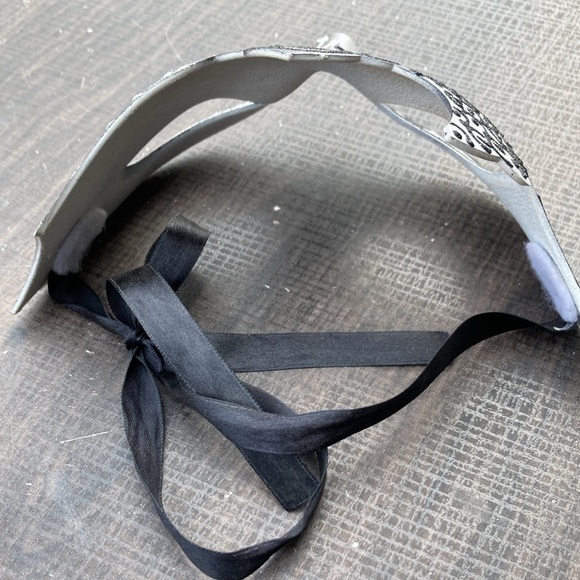 Mardi Gras Face Mask. Halloween - Picture 2 of 4